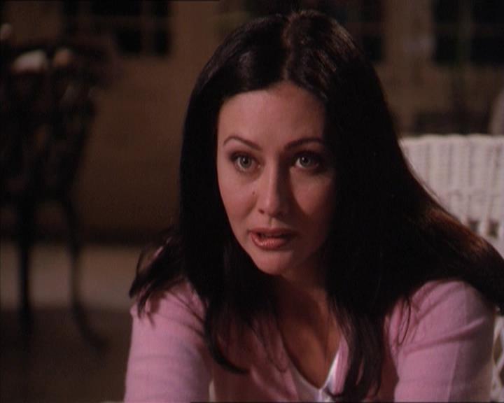 Charmed-Online-dot-215GiveMeASign1695.jpg