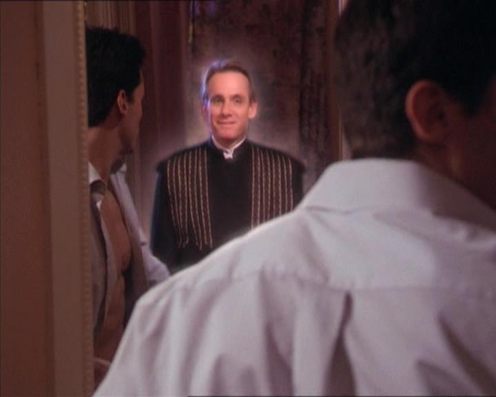 Charmed-Online-dot-215GiveMeASign1711.jpg