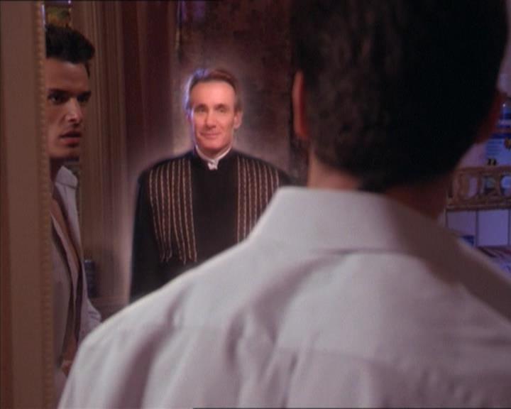 Charmed-Online-dot-215GiveMeASign1717.jpg