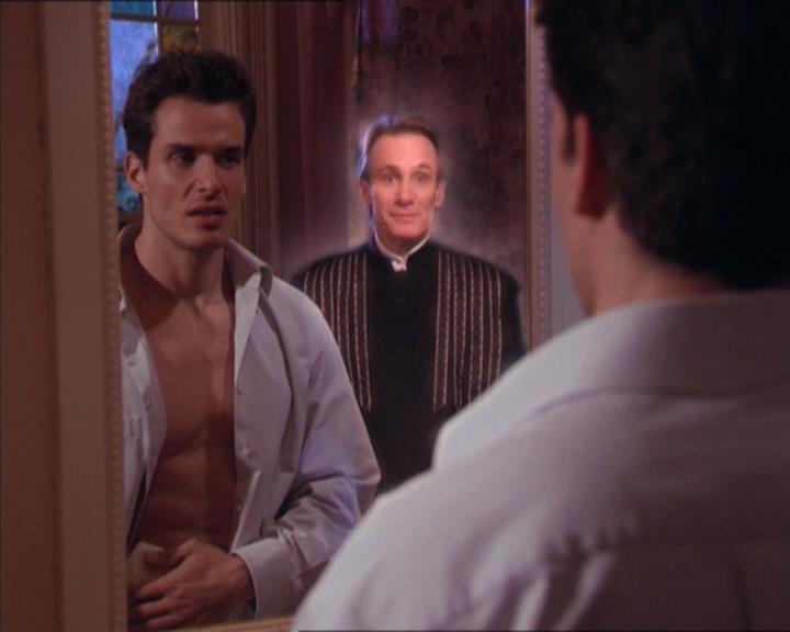 Charmed-Online-dot-215GiveMeASign1731.jpg