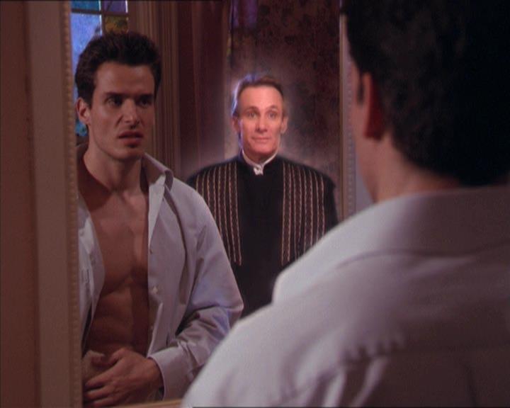 Charmed-Online-dot-215GiveMeASign1732.jpg