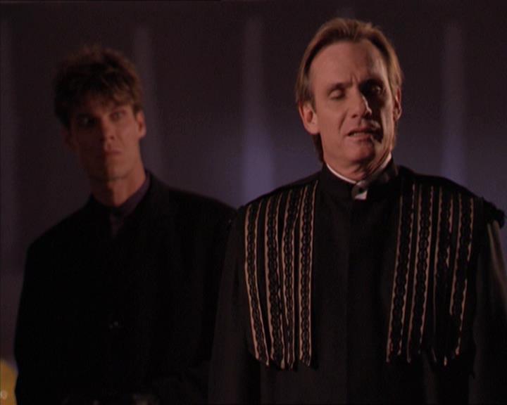 Charmed-Online-dot-215GiveMeASign1740.jpg