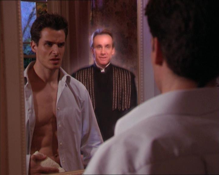 Charmed-Online-dot-215GiveMeASign1763.jpg