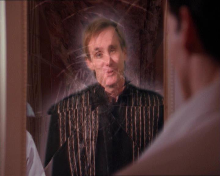 Charmed-Online-dot-215GiveMeASign1781.jpg