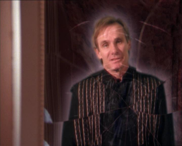 Charmed-Online-dot-215GiveMeASign1786.jpg