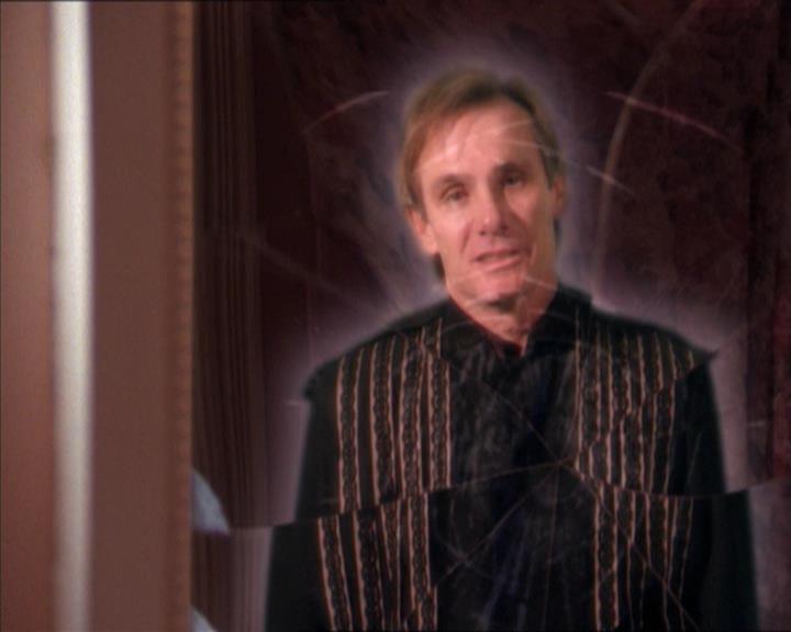 Charmed-Online-dot-215GiveMeASign1787.jpg