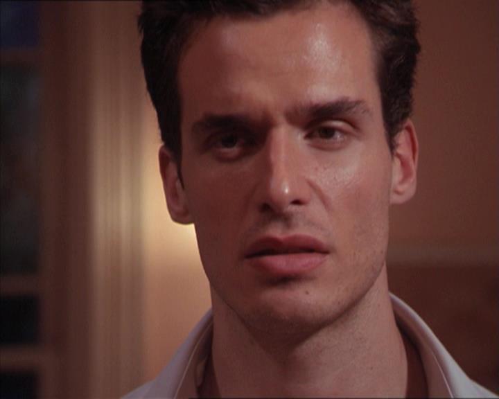 Charmed-Online-dot-215GiveMeASign1790.jpg