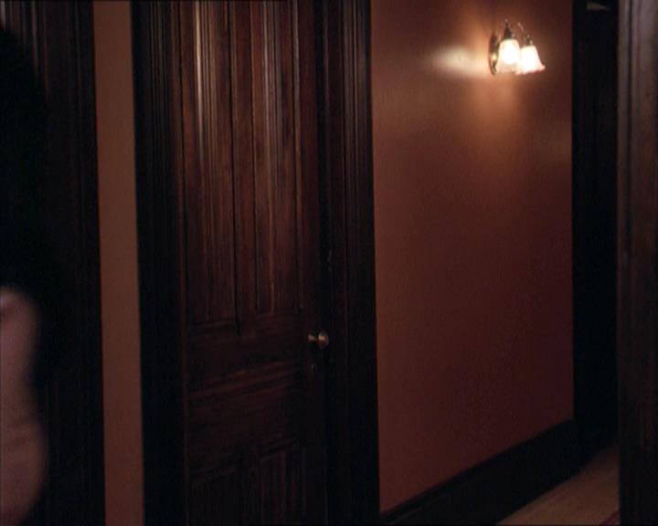Charmed-Online-dot-215GiveMeASign1793.jpg