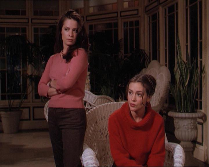 Charmed-Online-dot-215GiveMeASign1832.jpg