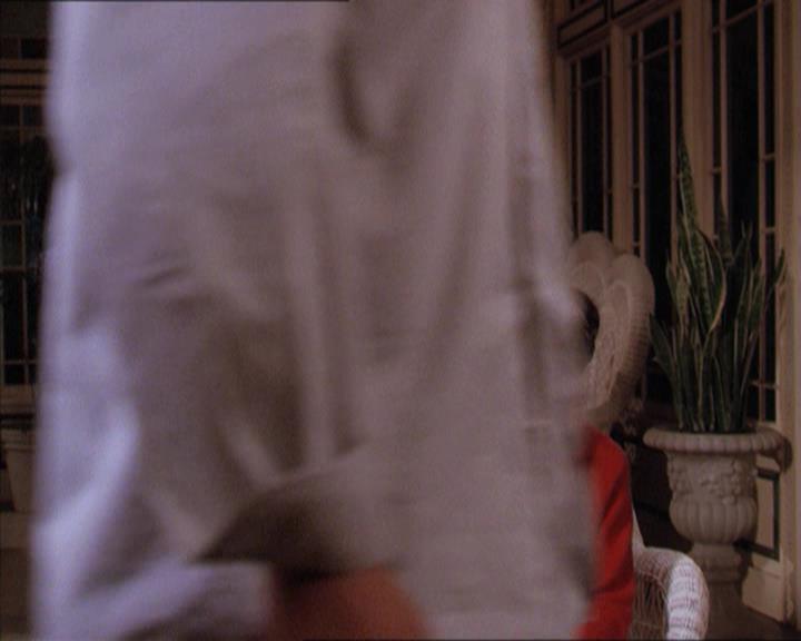 Charmed-Online-dot-215GiveMeASign1834.jpg