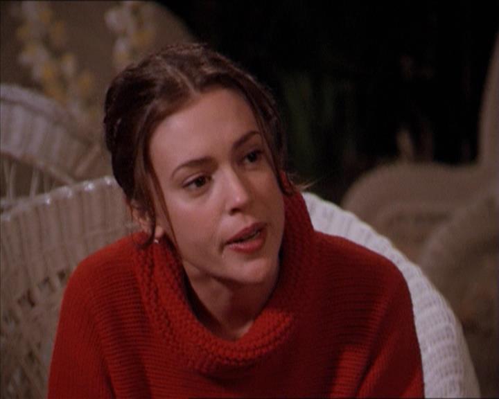 Charmed-Online-dot-215GiveMeASign1839.jpg
