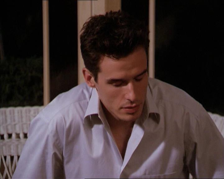 Charmed-Online-dot-215GiveMeASign1845.jpg