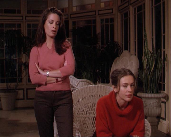 Charmed-Online-dot-215GiveMeASign1847.jpg