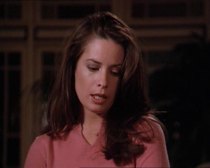 Charmed-Online-dot-215GiveMeASign1852.jpg