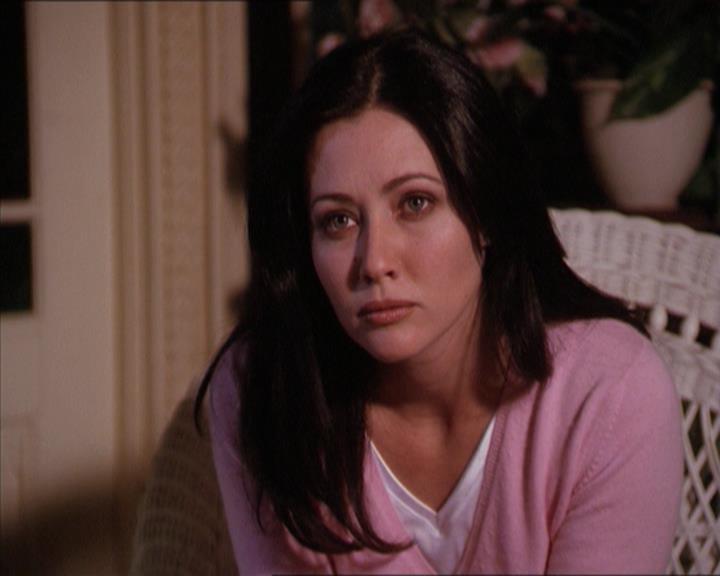 Charmed-Online-dot-215GiveMeASign1853.jpg