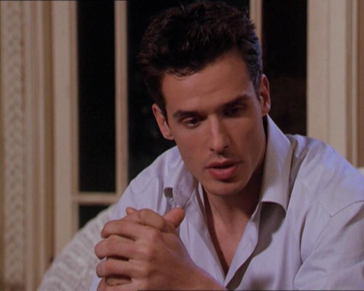 Charmed-Online-dot-215GiveMeASign1863.jpg