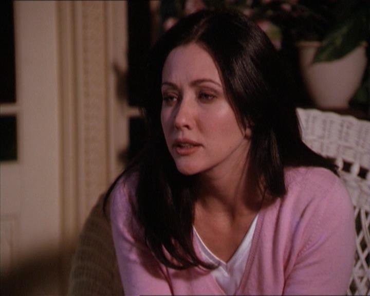 Charmed-Online-dot-215GiveMeASign1867.jpg