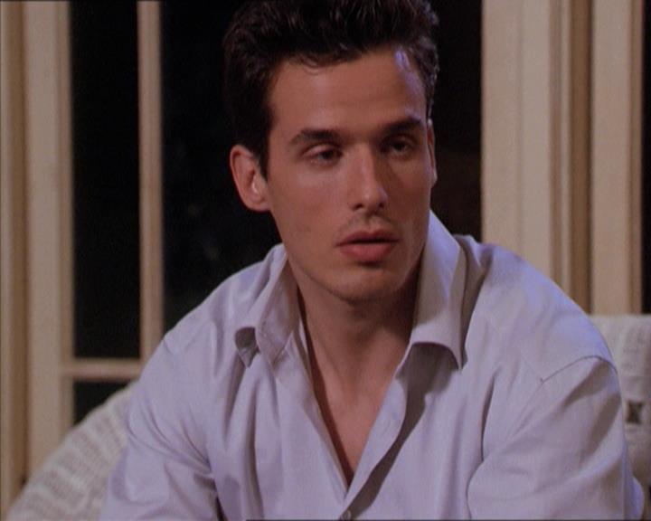 Charmed-Online-dot-215GiveMeASign1869.jpg