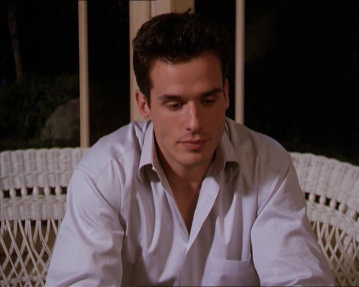 Charmed-Online-dot-215GiveMeASign1875.jpg