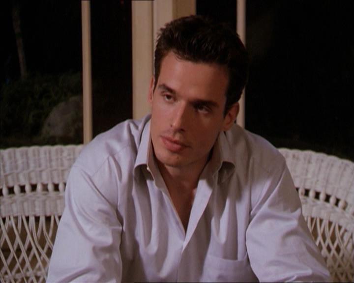 Charmed-Online-dot-215GiveMeASign1876.jpg