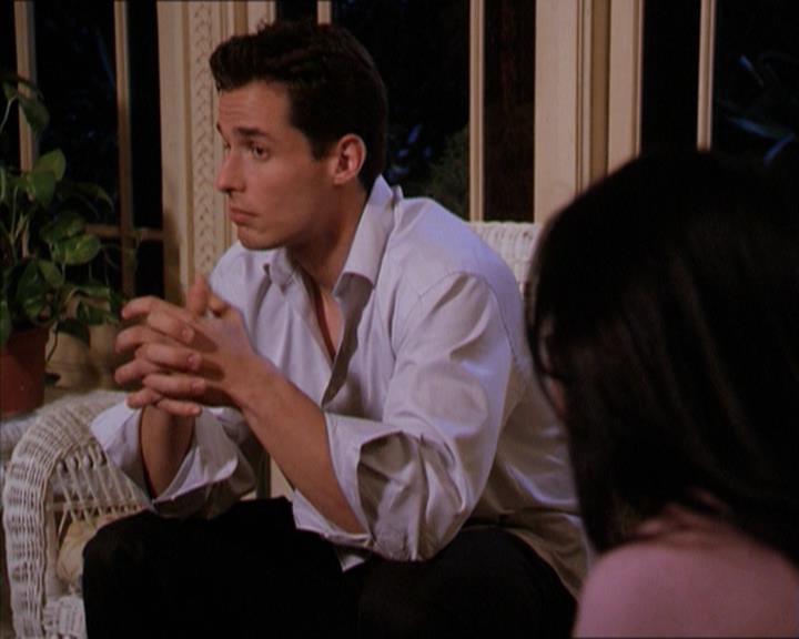 Charmed-Online-dot-215GiveMeASign1898.jpg