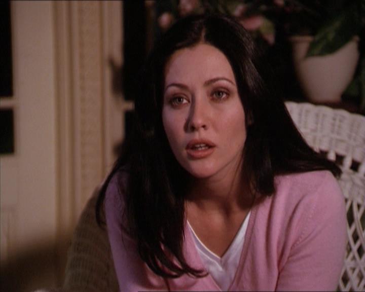 Charmed-Online-dot-215GiveMeASign1901.jpg
