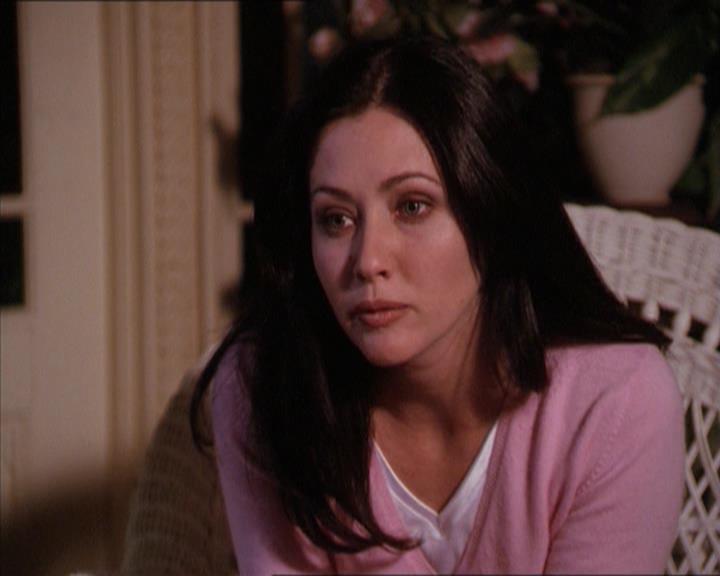 Charmed-Online-dot-215GiveMeASign1903.jpg