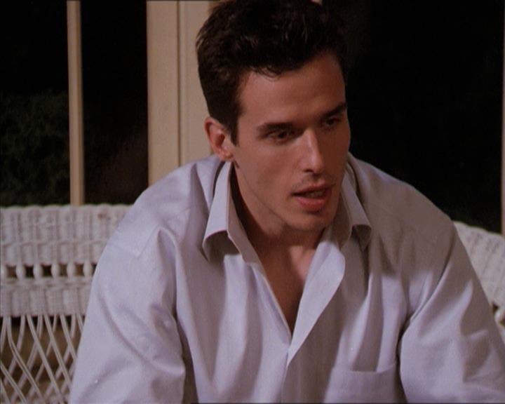 Charmed-Online-dot-215GiveMeASign1908.jpg