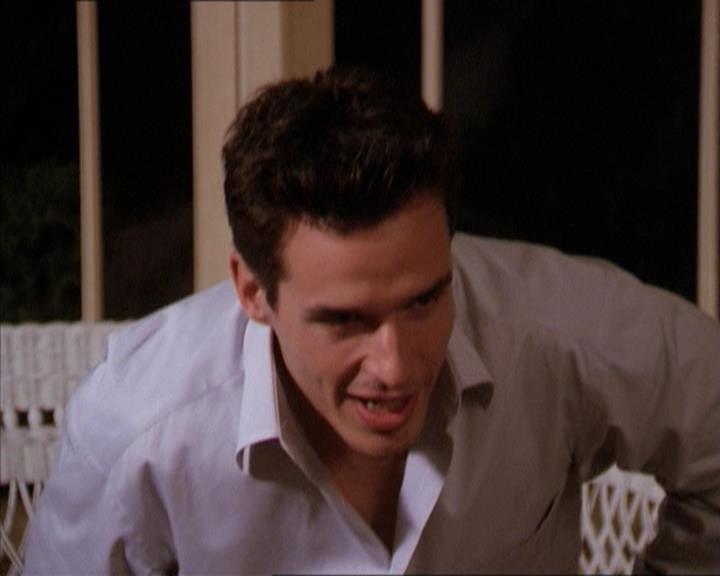 Charmed-Online-dot-215GiveMeASign1909.jpg