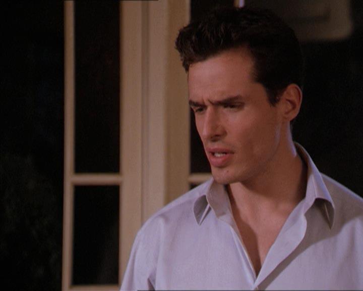 Charmed-Online-dot-215GiveMeASign1914.jpg