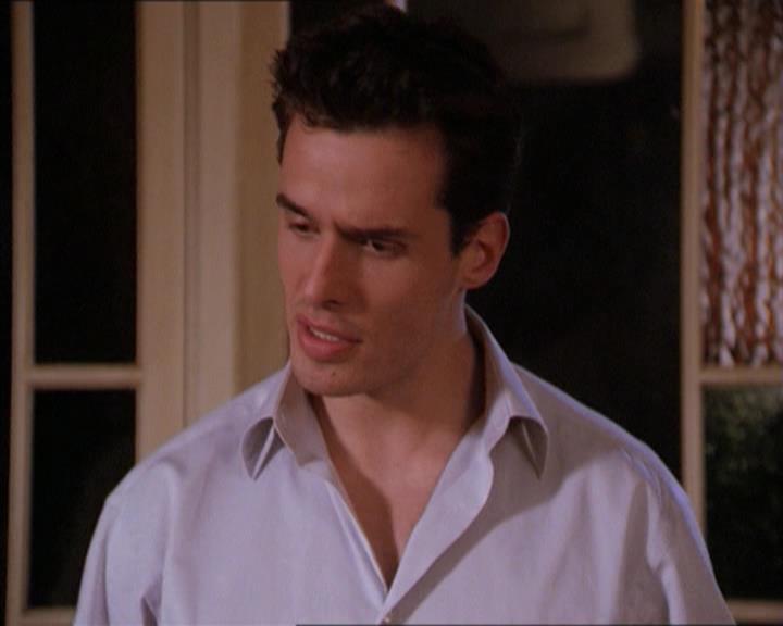 Charmed-Online-dot-215GiveMeASign1918.jpg