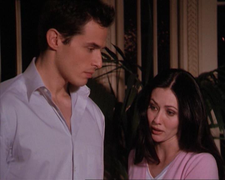 Charmed-Online-dot-215GiveMeASign1928.jpg