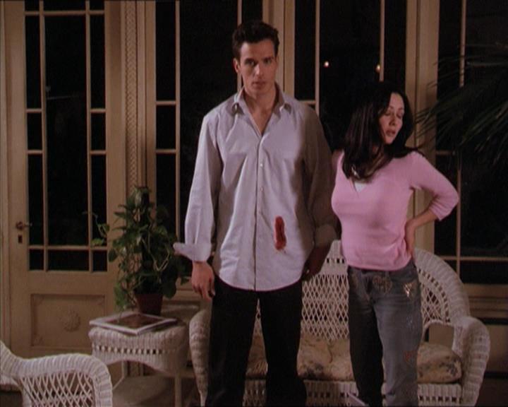 Charmed-Online-dot-215GiveMeASign1943.jpg