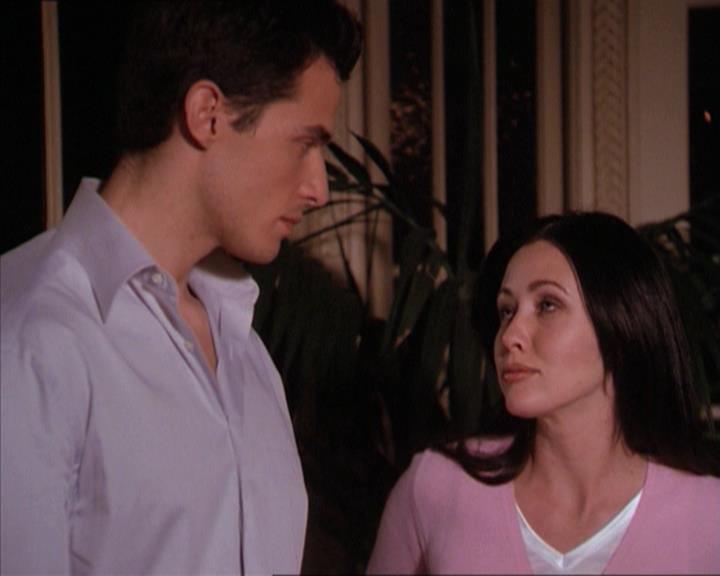 Charmed-Online-dot-215GiveMeASign1948.jpg