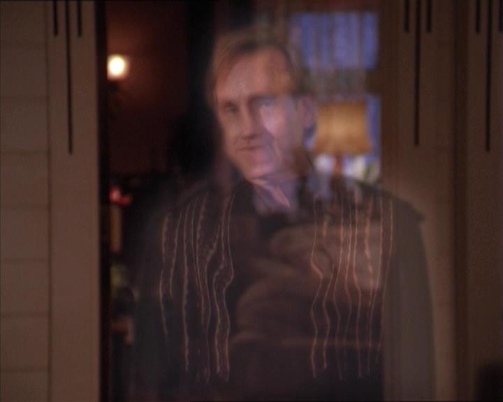 Charmed-Online-dot-215GiveMeASign1956.jpg