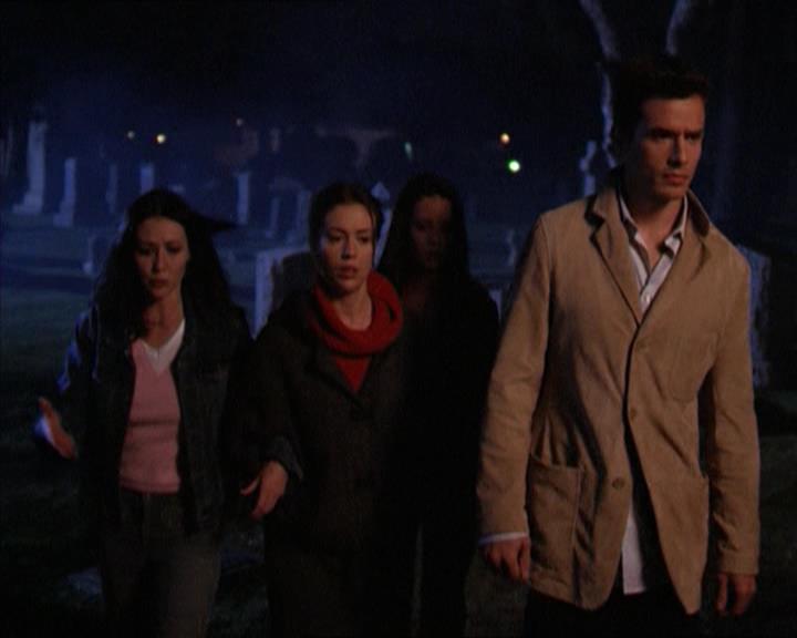 Charmed-Online-dot-215GiveMeASign1977.jpg