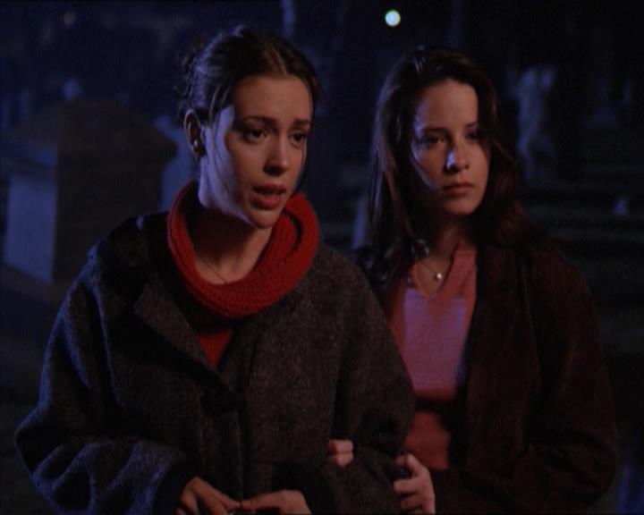 Charmed-Online-dot-215GiveMeASign1998.jpg