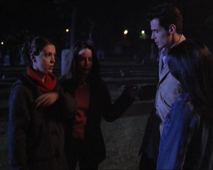 Charmed-Online-dot-215GiveMeASign2004.jpg