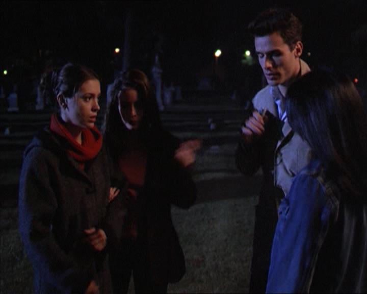 Charmed-Online-dot-215GiveMeASign2005.jpg