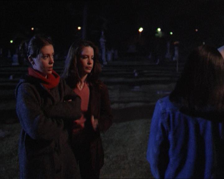 Charmed-Online-dot-215GiveMeASign2006.jpg