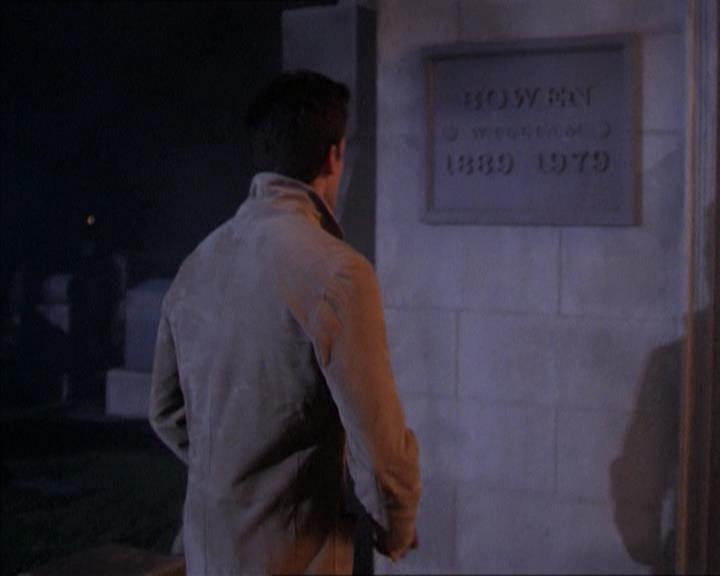 Charmed-Online-dot-215GiveMeASign2010.jpg