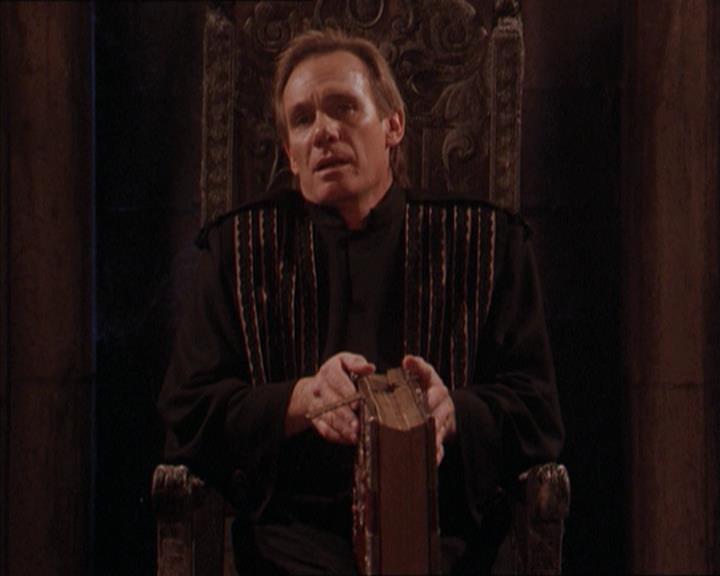 Charmed-Online-dot-215GiveMeASign2056.jpg