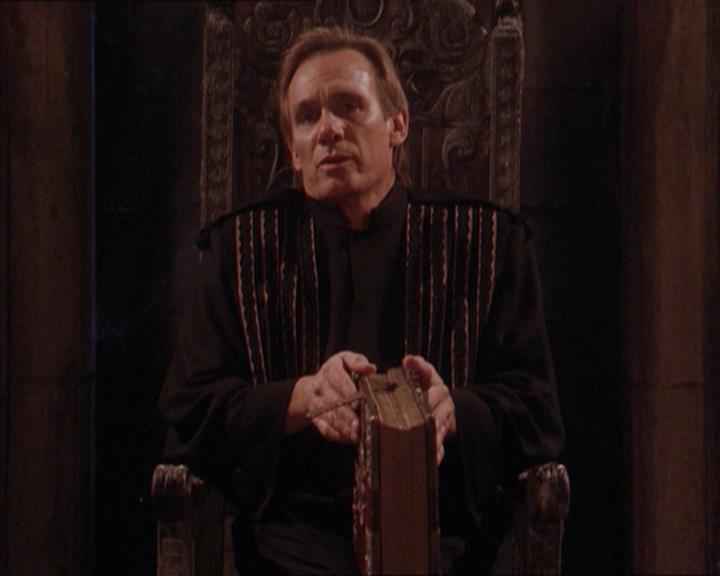 Charmed-Online-dot-215GiveMeASign2058.jpg