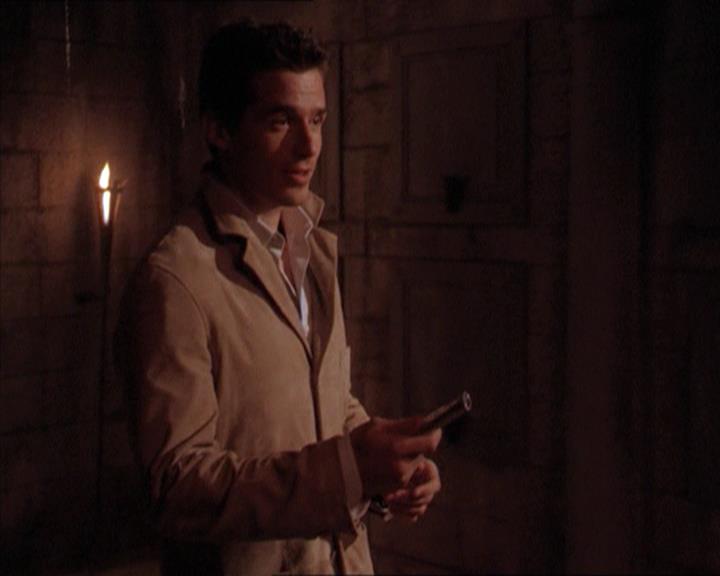 Charmed-Online-dot-215GiveMeASign2077.jpg