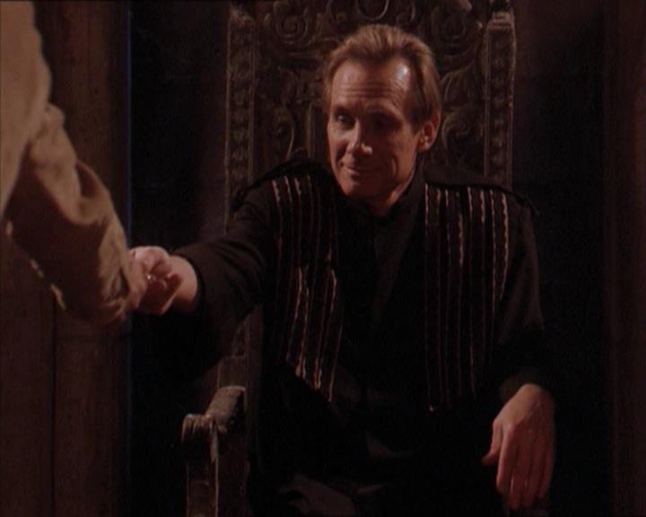 Charmed-Online-dot-215GiveMeASign2080.jpg