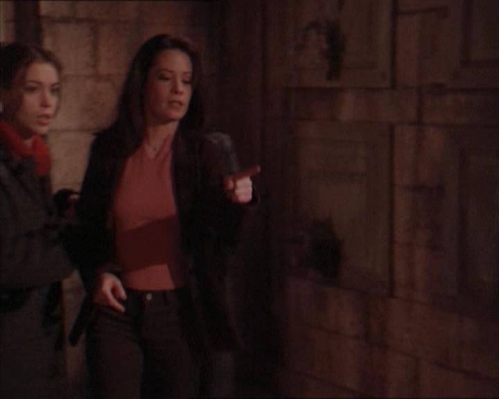 Charmed-Online-dot-215GiveMeASign2105.jpg