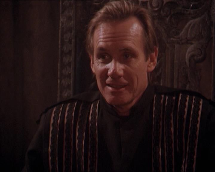 Charmed-Online-dot-215GiveMeASign2106.jpg