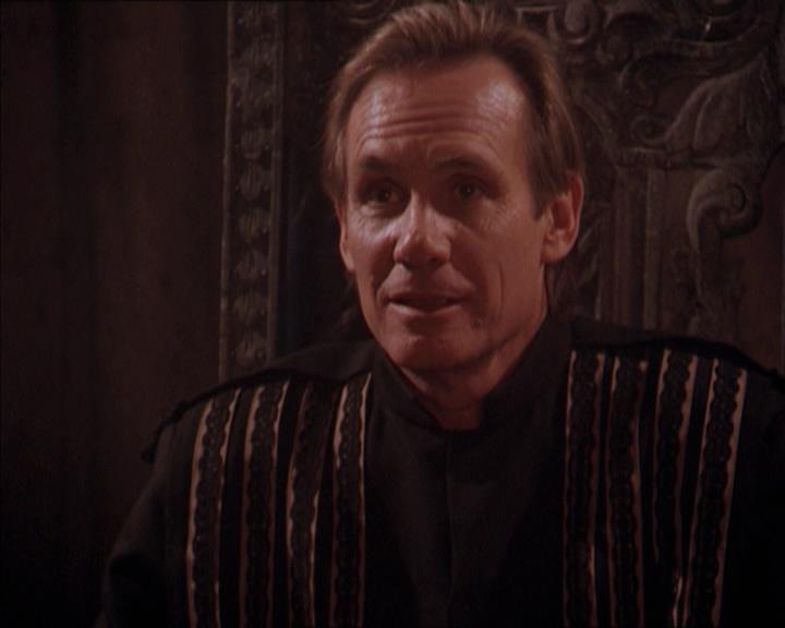 Charmed-Online-dot-215GiveMeASign2110.jpg
