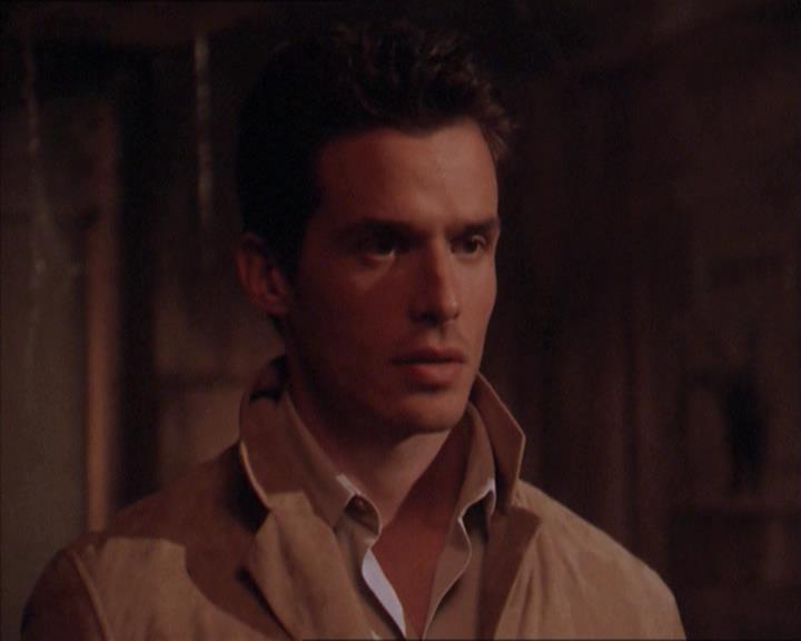 Charmed-Online-dot-215GiveMeASign2111.jpg