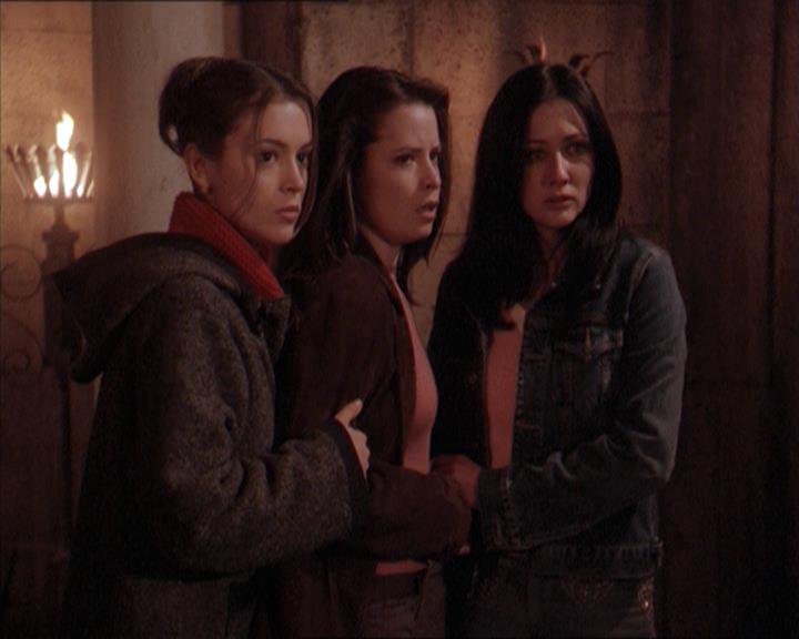 Charmed-Online-dot-215GiveMeASign2112.jpg